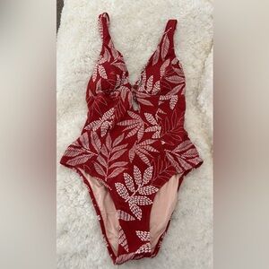 Cupshe Red and White Leaf Print One Piece Swimsuit